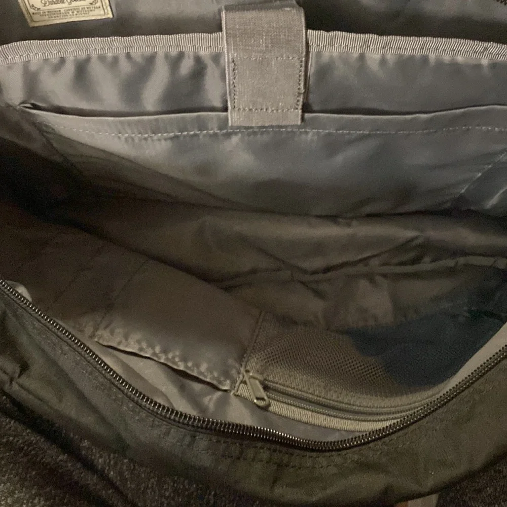 Burton Messenger Bag